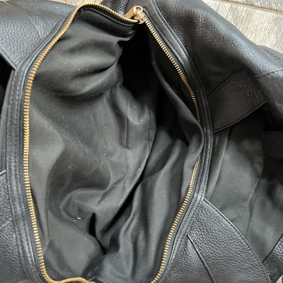 Coach Black Leather Shoulder Bag w/ Gold Detail. Excellent condition. - Picture 3 of 10